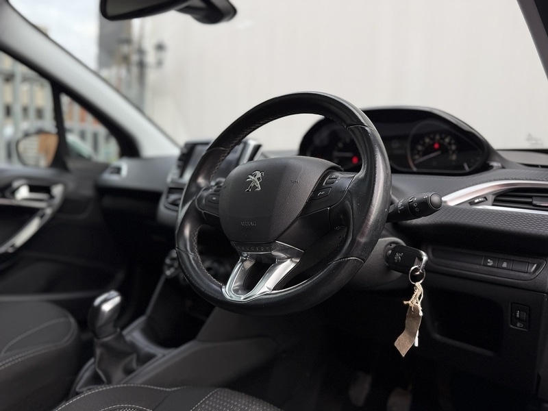 Used Peugeot 208 2016 for sale - 76716142: Photo 18