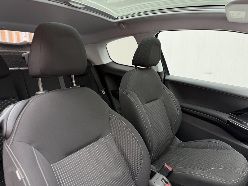 Used Peugeot 208 2016 for sale - 76716142: Photo 9