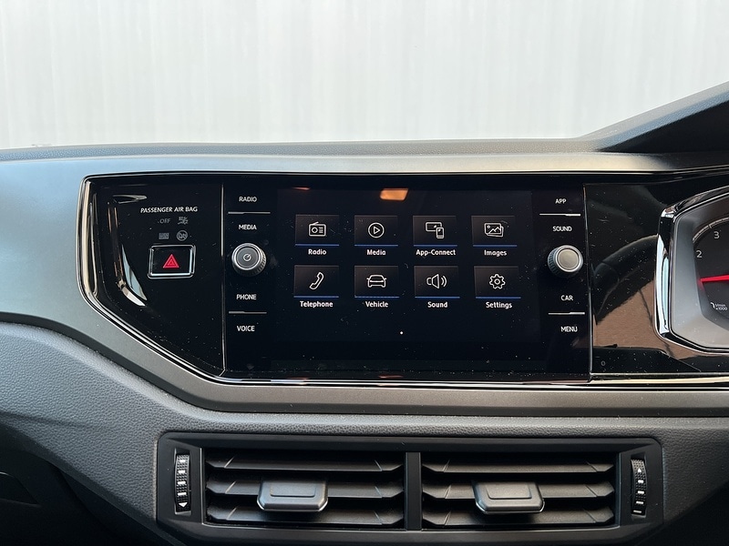 Used Volkswagen Polo 2018 for sale - 76940418: Photo 21