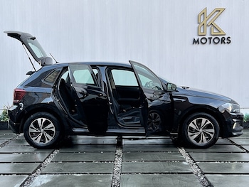 Used Volkswagen Polo 2018 for sale - 76940418: Photo