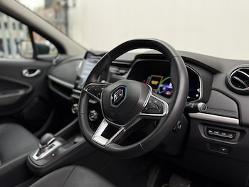 Used Renault Zoe 2020 for sale - 76748893: Photo