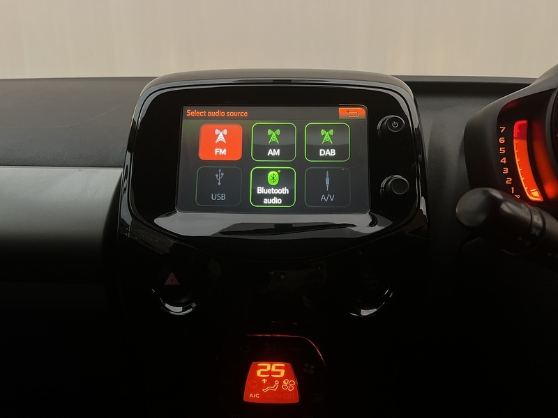 Used Peugeot 108 2016 for sale - 76986523: Photo 19