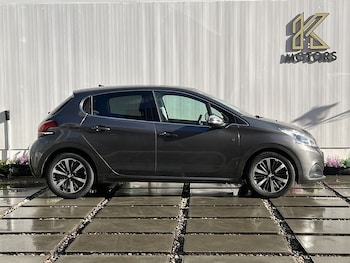 Used Peugeot 208 2018 for sale - 77445456: Photo