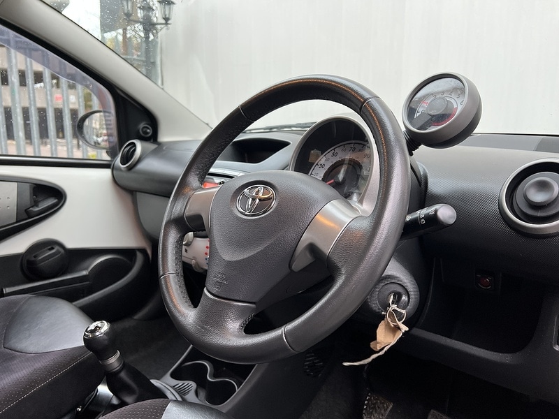 Used Toyota AYGO 2012 for sale - 77094477: Photo 3