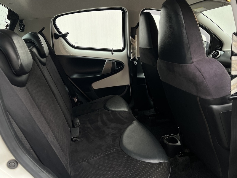 Used Toyota AYGO 2012 for sale - 77094477: Photo 6