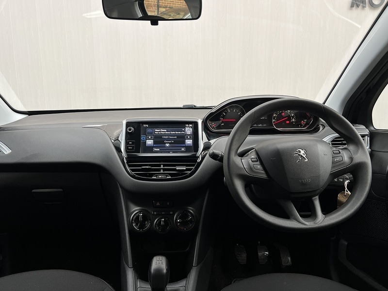 Used Peugeot 208 2015 for sale - 76986531: Photo 14