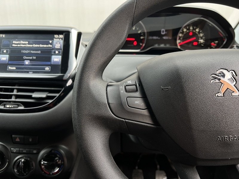 Used Peugeot 208 2015 for sale - 76986531: Photo 17