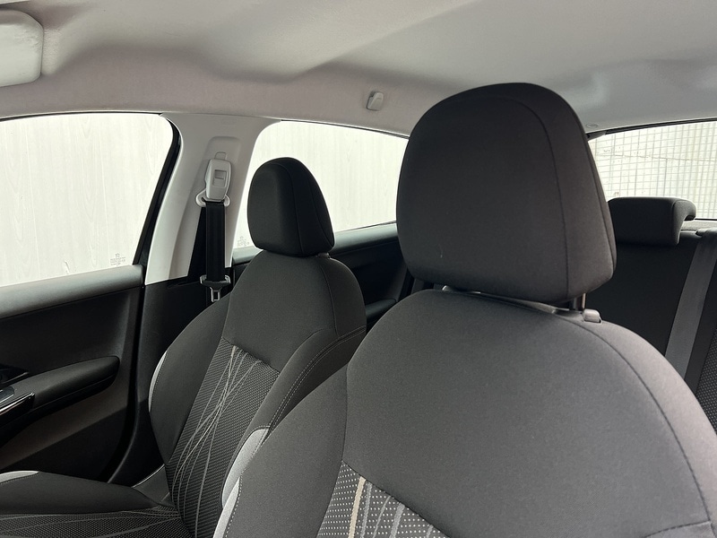 Used Peugeot 208 2015 for sale - 76986531: Photo 25