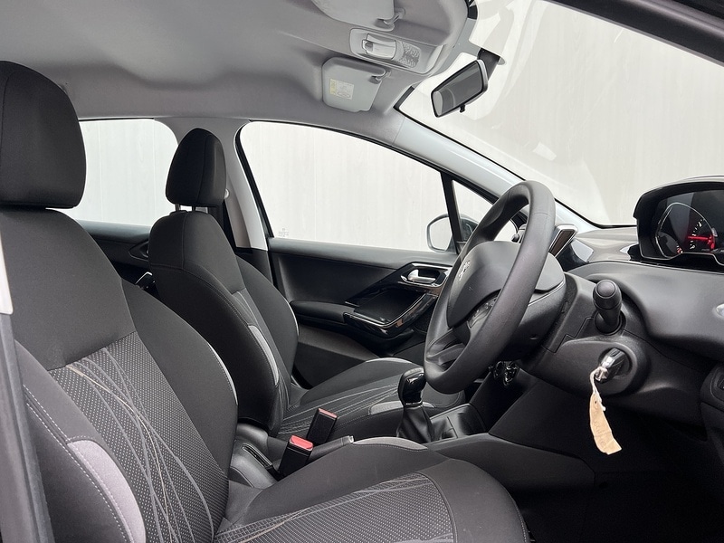Used Peugeot 208 2015 for sale - 76986531: Photo 5