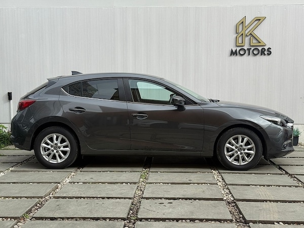 Used Mazda Mazda3 2017 for sale - 76197306: Photo 4