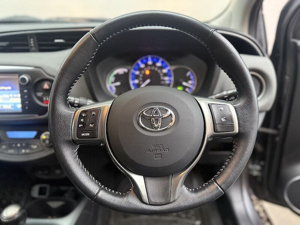 Used Toyota Yaris 2015 for sale - 76274489: Photo 12