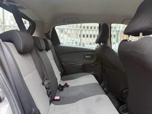 Used Toyota Yaris 2015 for sale - 76274489: Photo 9