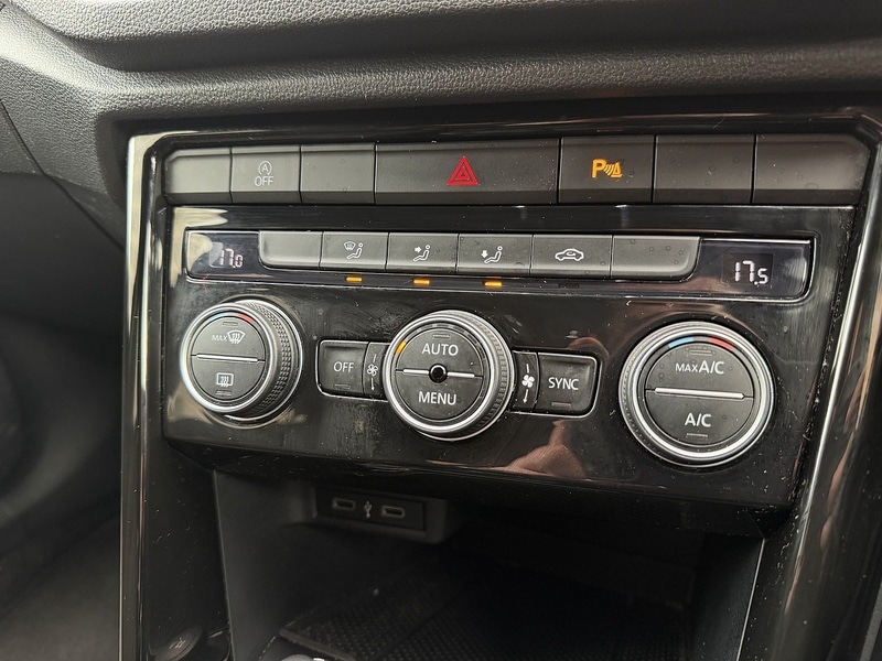 Used Volkswagen T-Roc 2021 for sale - 77693924: Photo 29