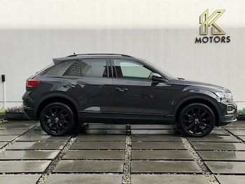 Used Volkswagen T-Roc 2021 for sale - 77693924: Photo