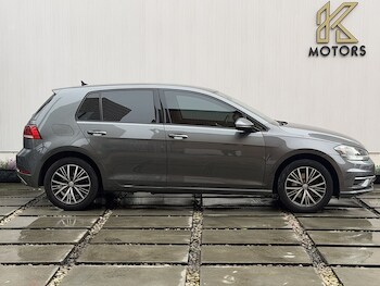 Used Volkswagen Golf 2018 for sale - 77873331: Photo