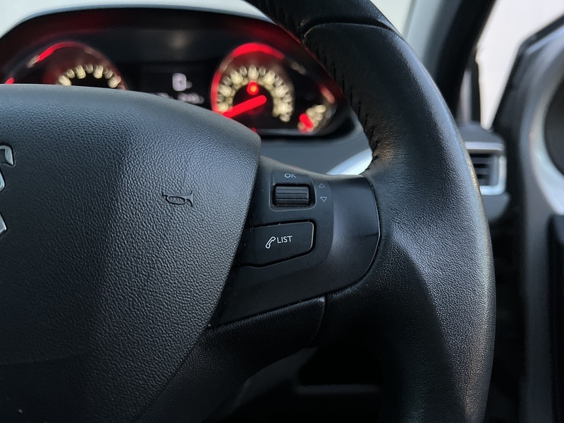 Used Peugeot 208 2015 for sale - 77140309: Photo 12