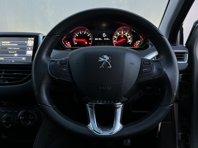 Used Peugeot 208 2015 for sale - 77140309: Photo 14