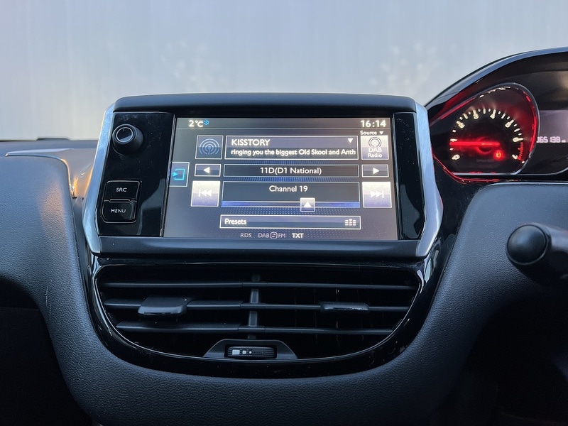 Used Peugeot 208 2015 for sale - 77140309: Photo 16