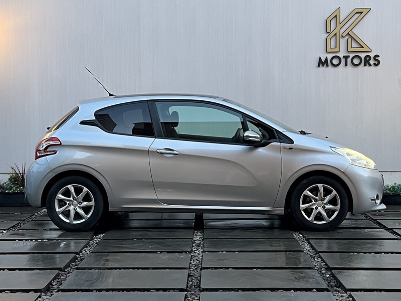 Used Peugeot 208 2015 for sale - 77140309: Photo 2