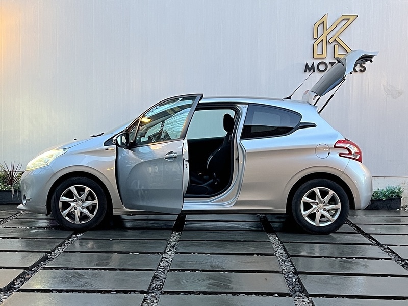 Used Peugeot 208 2015 for sale - 77140309: Photo 25