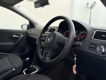 Used Volkswagen Polo 2012 for sale - 76716128: Photo