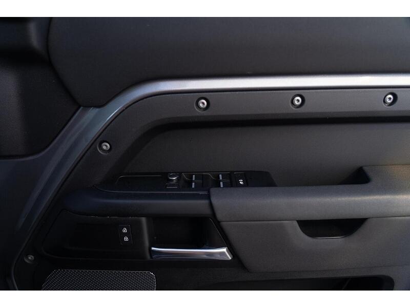 Used Land Rover Defender 2020 for sale - 77077846: Photo 32