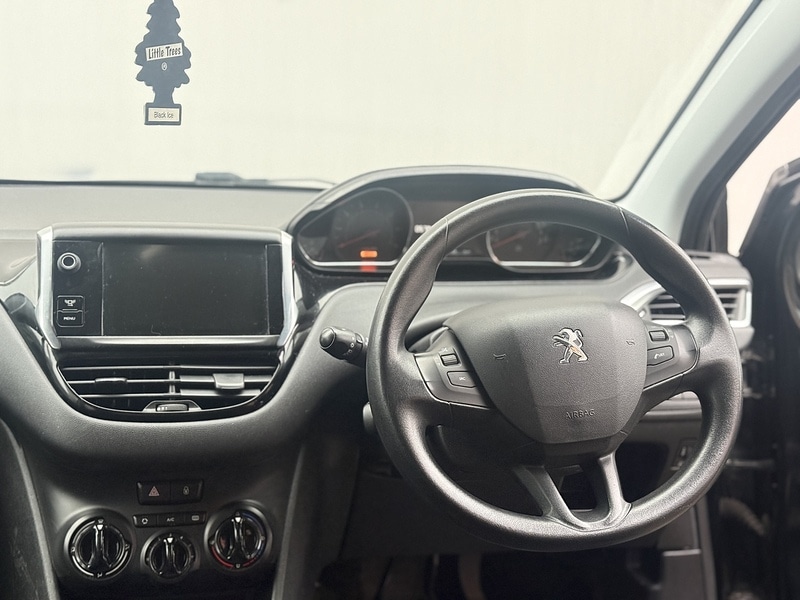 Used Peugeot 208 2014 for sale - 76320198: Photo 9