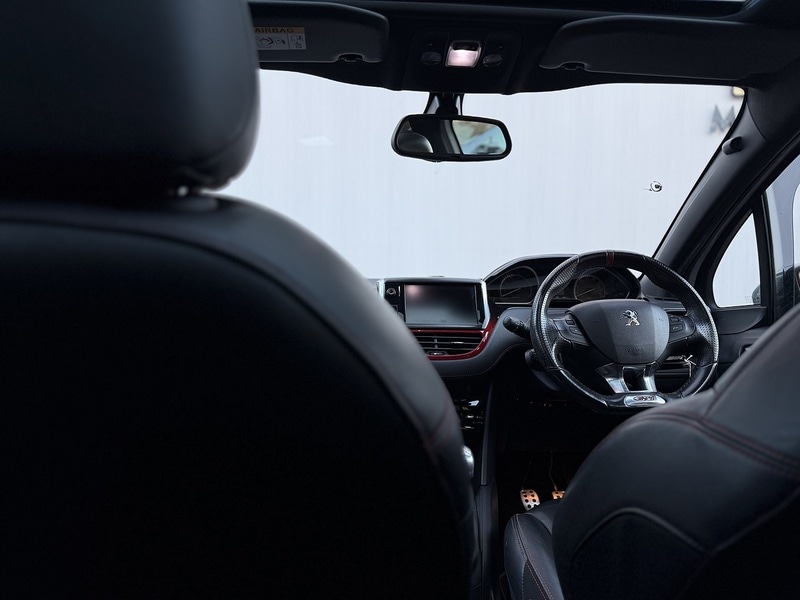 Used Peugeot 208 2015 for sale - 76808339: Photo 11