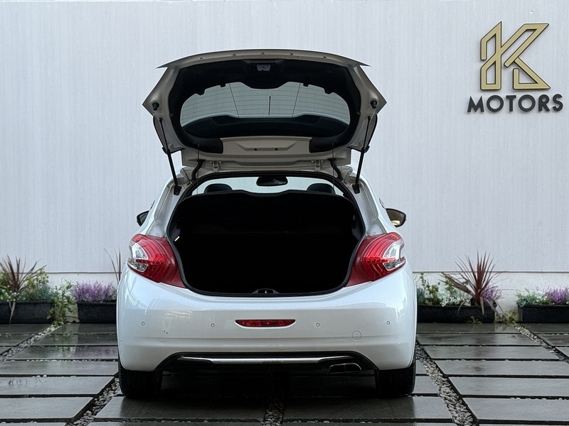 Used Peugeot 208 2015 for sale - 76808339: Photo 12