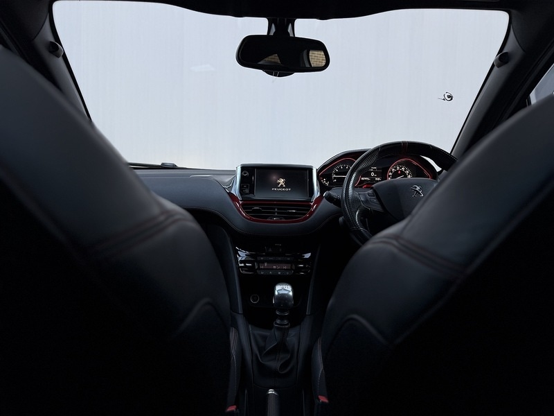 Used Peugeot 208 2015 for sale - 76808339: Photo 15