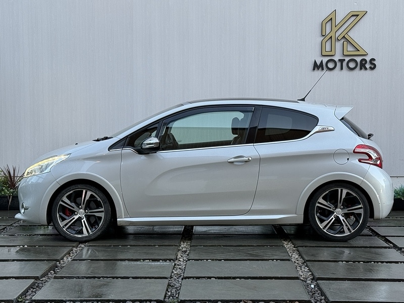 Used Peugeot 208 2015 for sale - 76808339: Photo 22