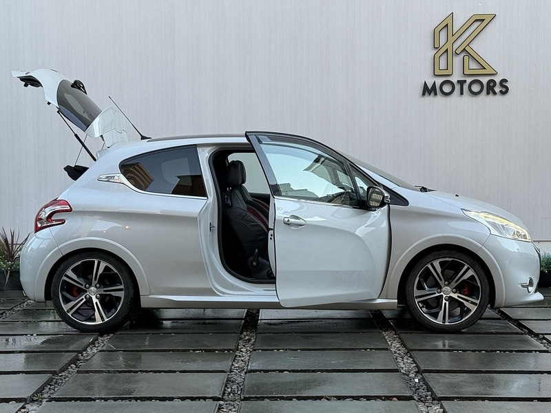 Used Peugeot 208 2015 for sale - 76808339: Photo 6