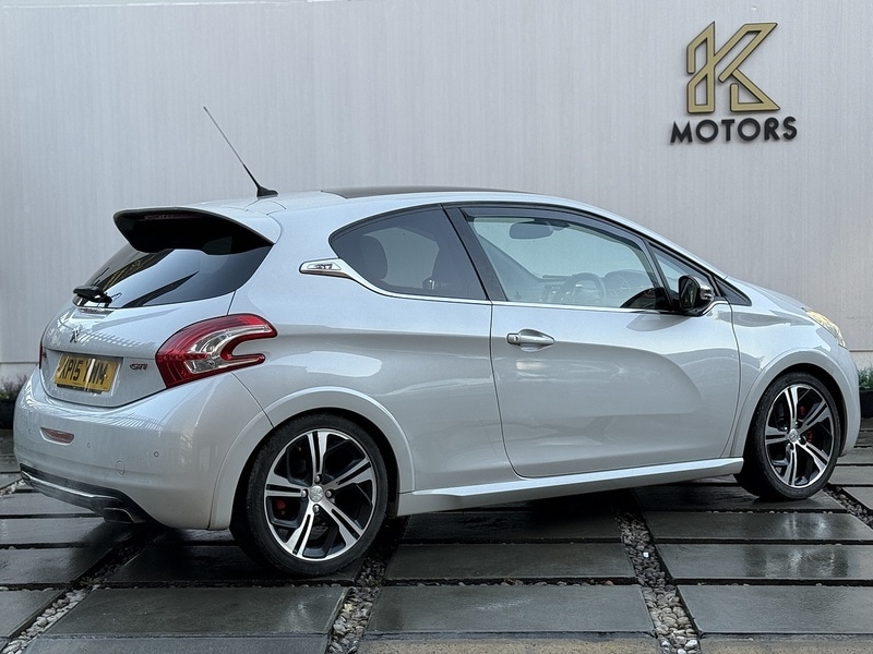 Used Peugeot 208 2015 for sale - 76808339: Photo 8