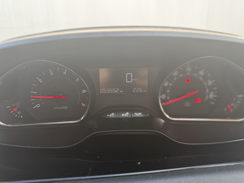 Used Peugeot 208 2013 for sale - 77915307: Photo 16