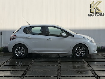 Used Peugeot 208 2013 for sale - 77915307: Photo