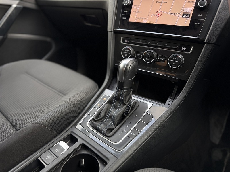 Used Volkswagen Golf 2019 for sale - 76716133: Photo 32