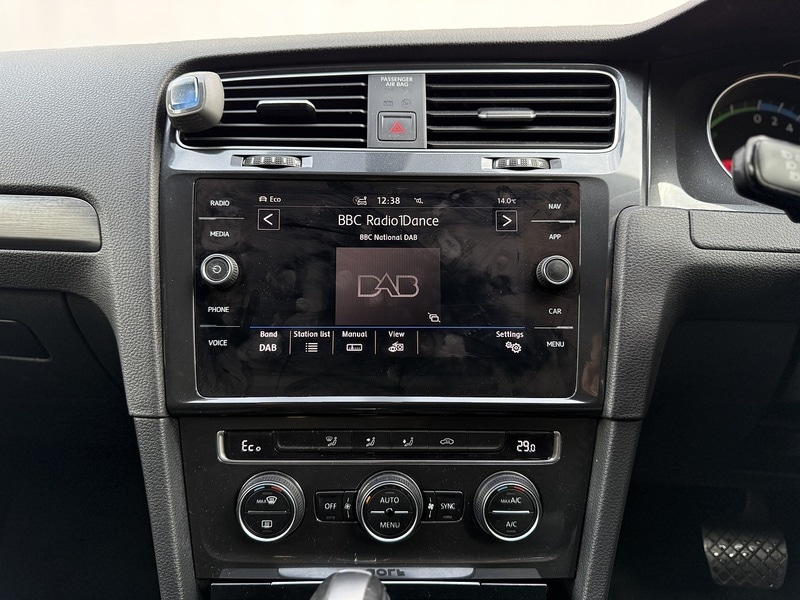 Used Volkswagen Golf 2019 for sale - 76716133: Photo 36