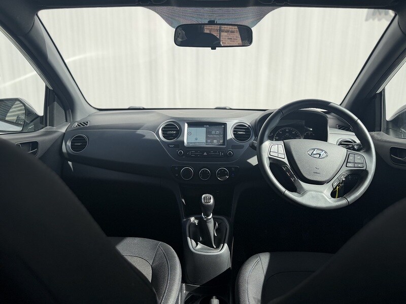 Used Hyundai i10 2018 for sale - 77976792: Photo 16