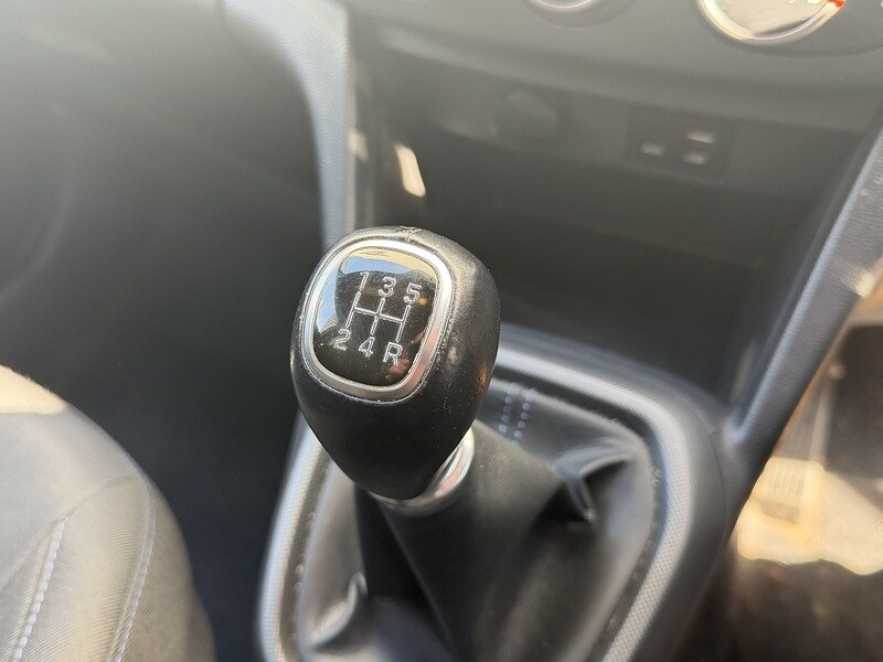 Used Hyundai i10 2018 for sale - 77976792: Photo 24