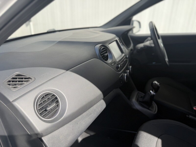 Used Hyundai i10 2018 for sale - 77976792: Photo 31