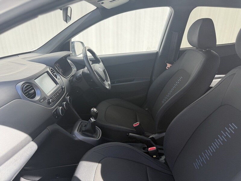 Used Hyundai i10 2018 for sale - 77976792: Photo 32