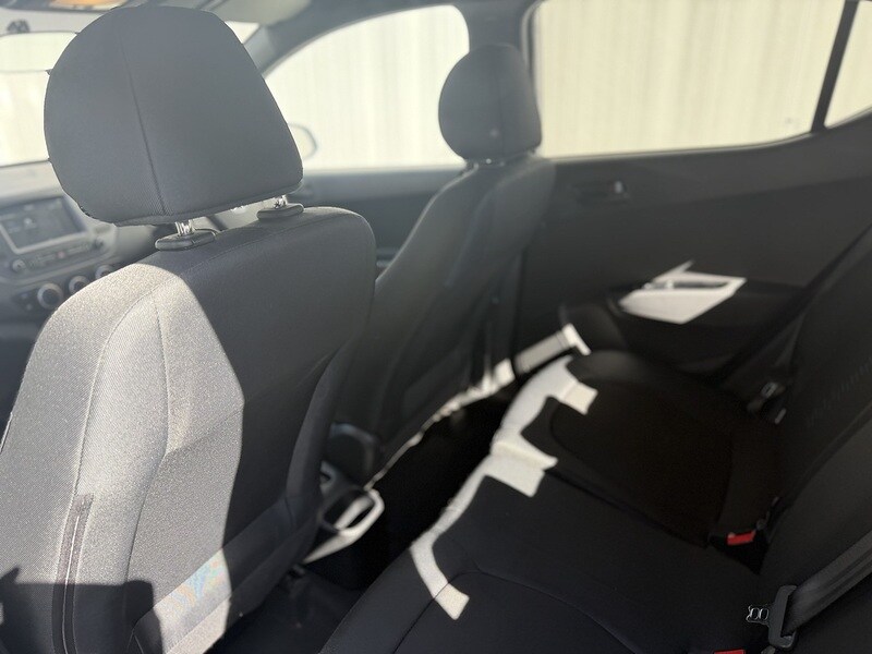 Used Hyundai i10 2018 for sale - 77976792: Photo 34