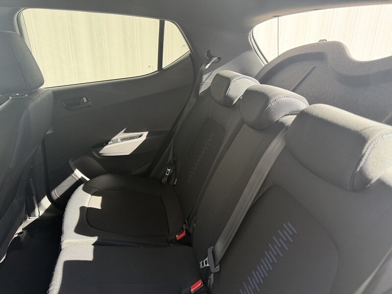 Used Hyundai i10 2018 for sale - 77976792: Photo 36