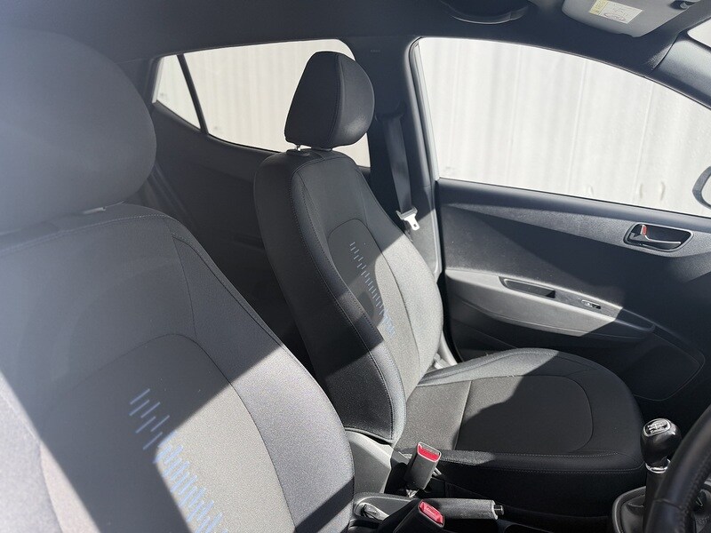 Used Hyundai i10 2018 for sale - 77976792: Photo 8