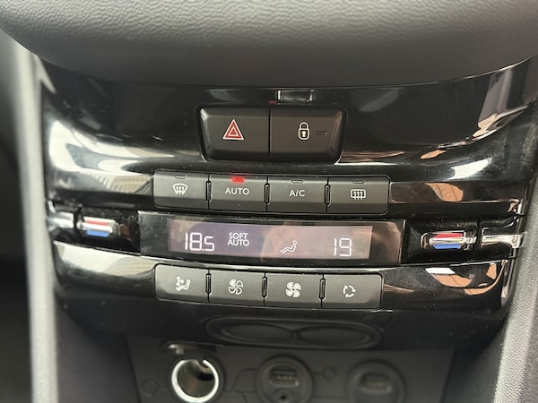 Used Peugeot 208 2013 for sale - 76253204: Photo 13