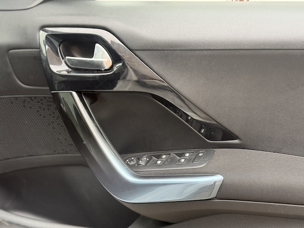 Used Peugeot 208 2013 for sale - 76253204: Photo 9