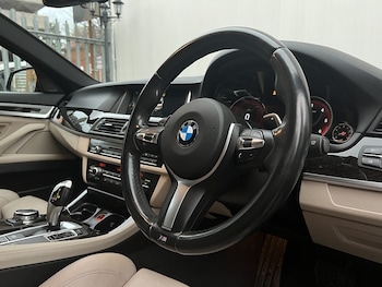 Used BMW 5 Series 2015 for sale - 77046220: Photo