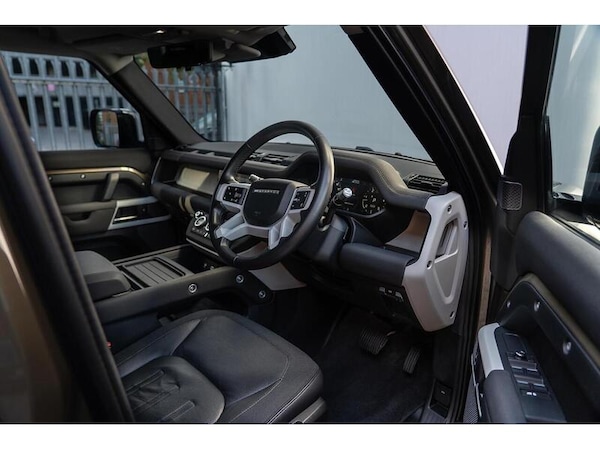 Used Land Rover Defender 110 2020 for sale - 75638189: Photo 11