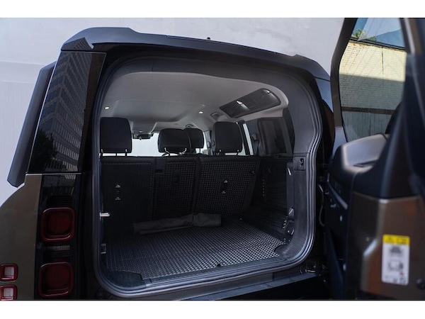 Used Land Rover Defender 110 2020 for sale - 75638189: Photo 32