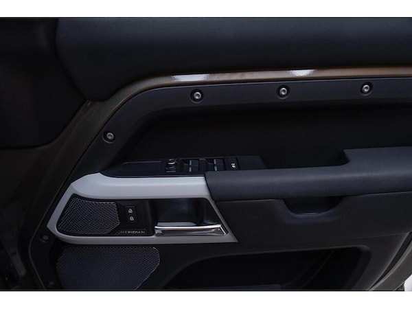 Used Land Rover Defender 110 2020 for sale - 75638189: Photo 34